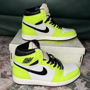 Air Jordan 1 Retro High OG Volt/Black-Sail, Size: 8 Men